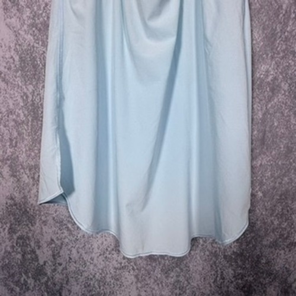 Lululemon Size 8 Light Blue Racerback Tank Top Tunic with Built-in Bra - Picture 4 of 10